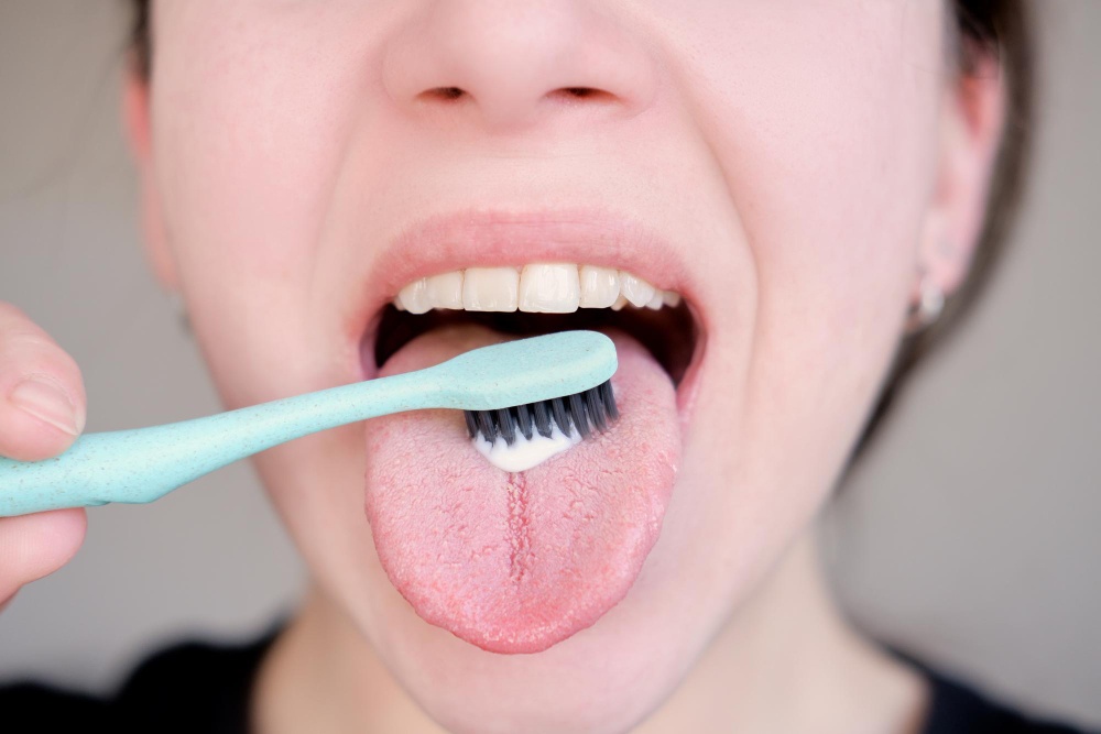 čistenie jazyka kefkou